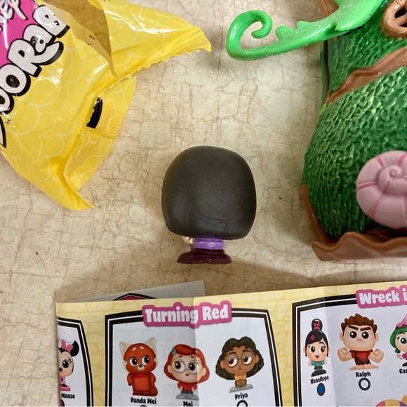 Disney doorables series 8 - Picture 2 of 4